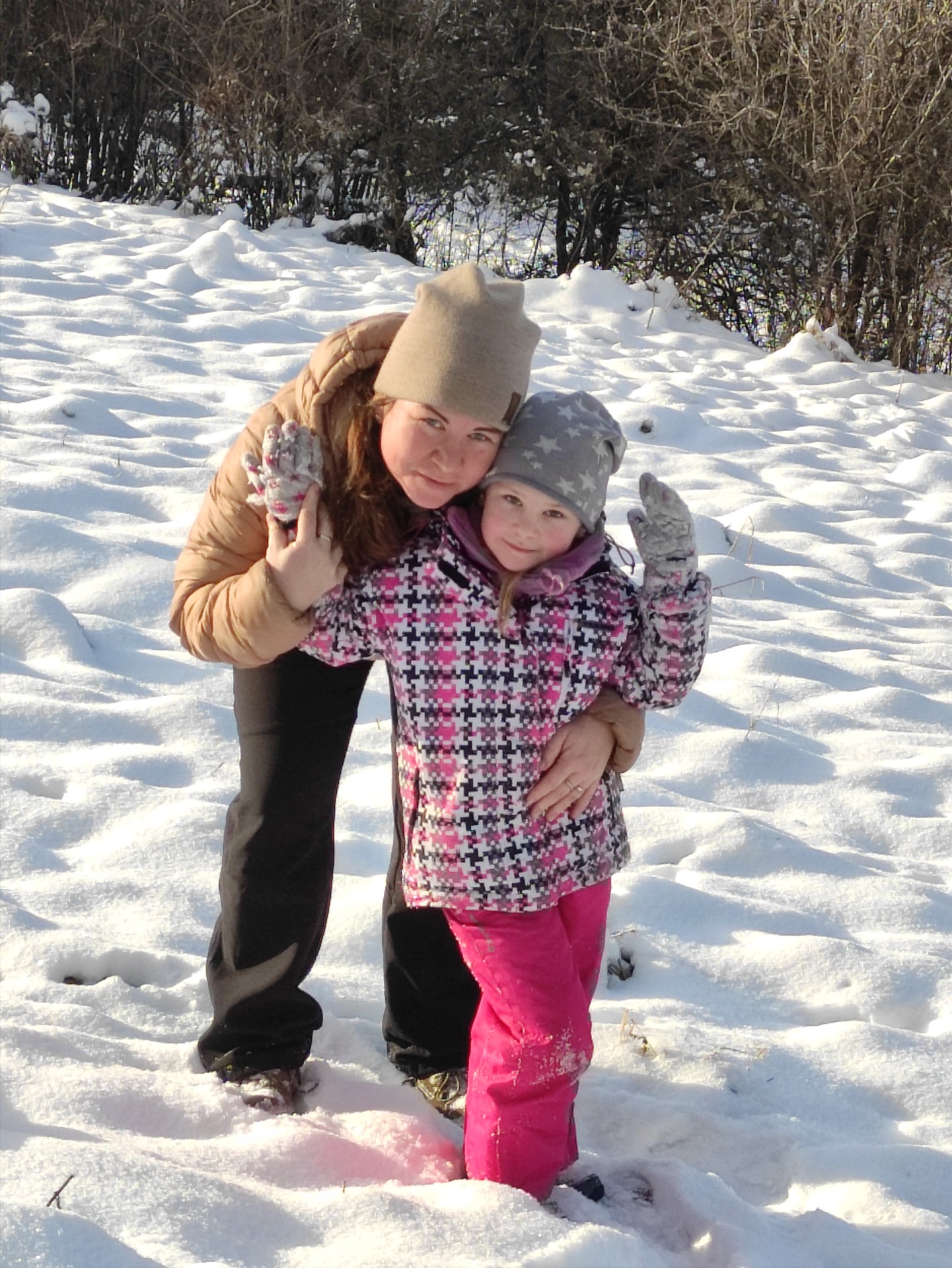  Lenka Stonavská  - V naší mateřské škole působí již 23 let.   Má kreativní duši, ráda plánuje a organizuje společenské akce pro děti i dospělé.   Zajímá se o folklor a lidové tradice, jejichž odkazy ráda předává dětem. 